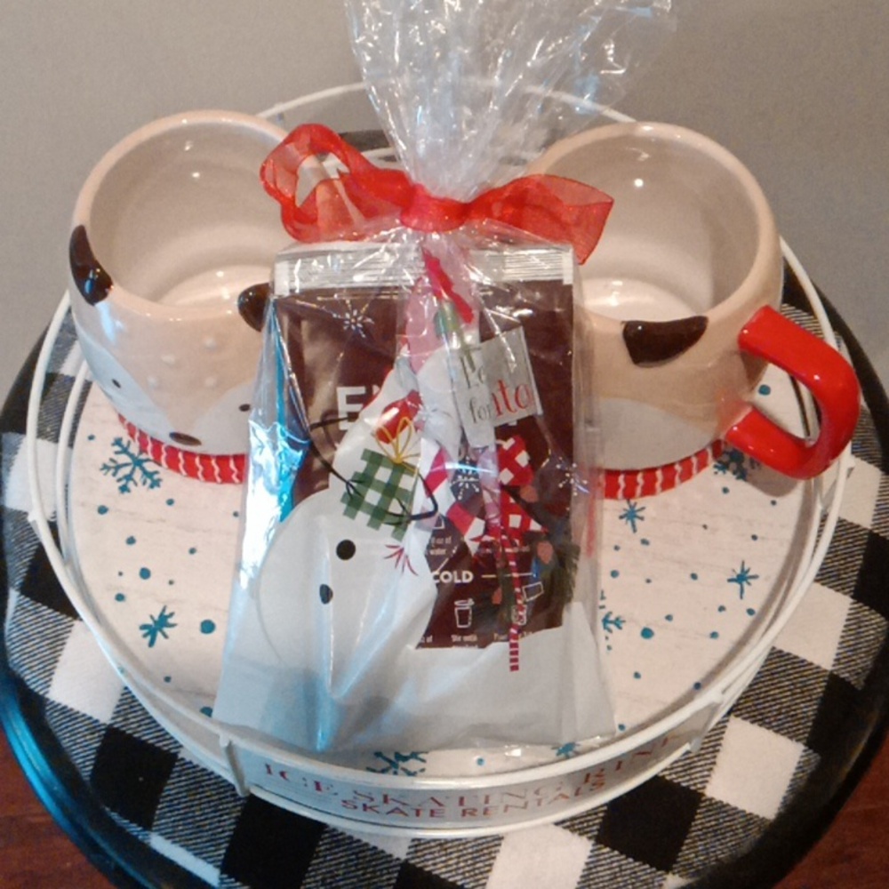 Festive 'Let It Snow' Tray With 2 Coffee Cups